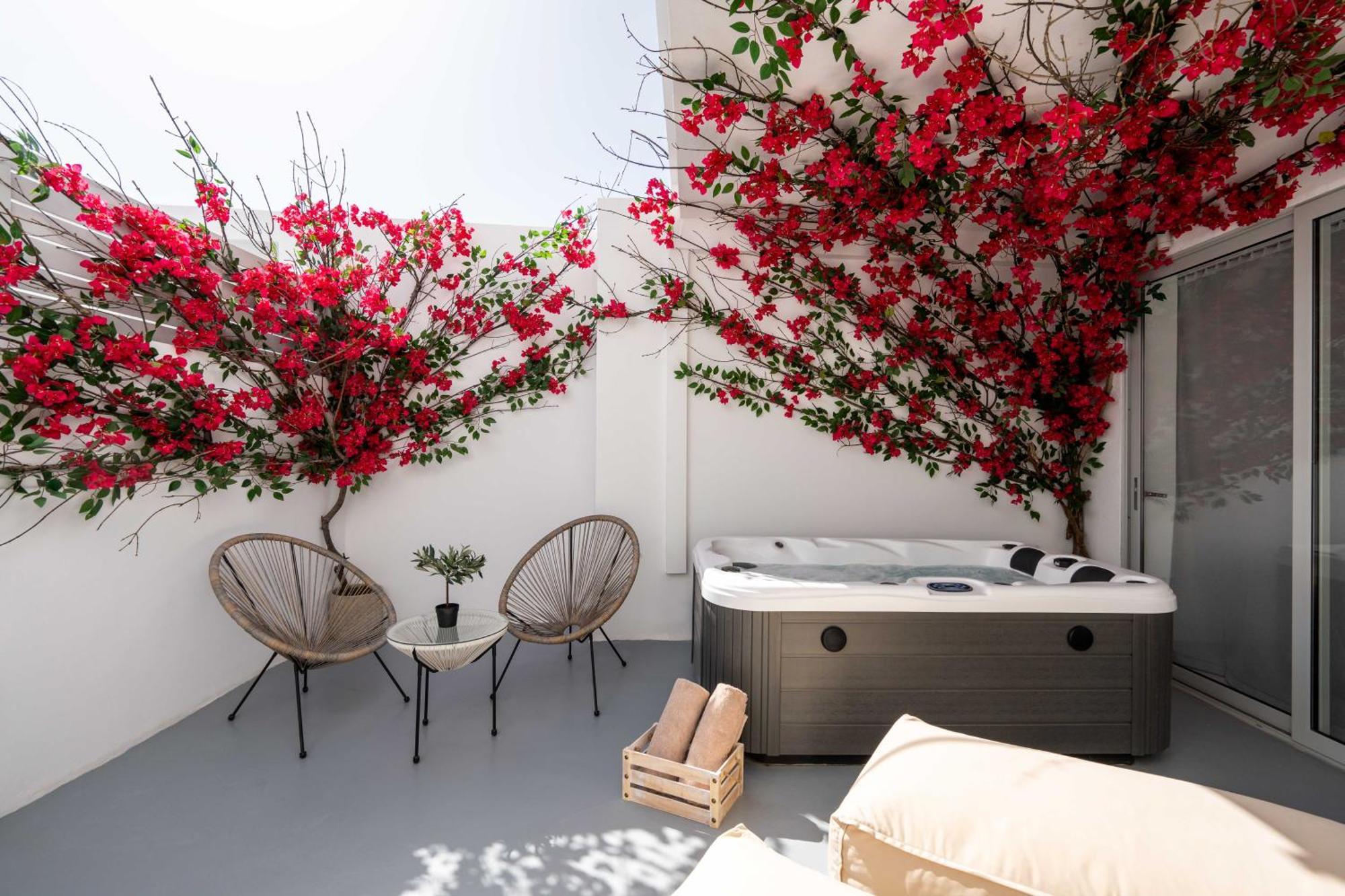 Cycladic Suites & Spa Fira  Eksteriør billede